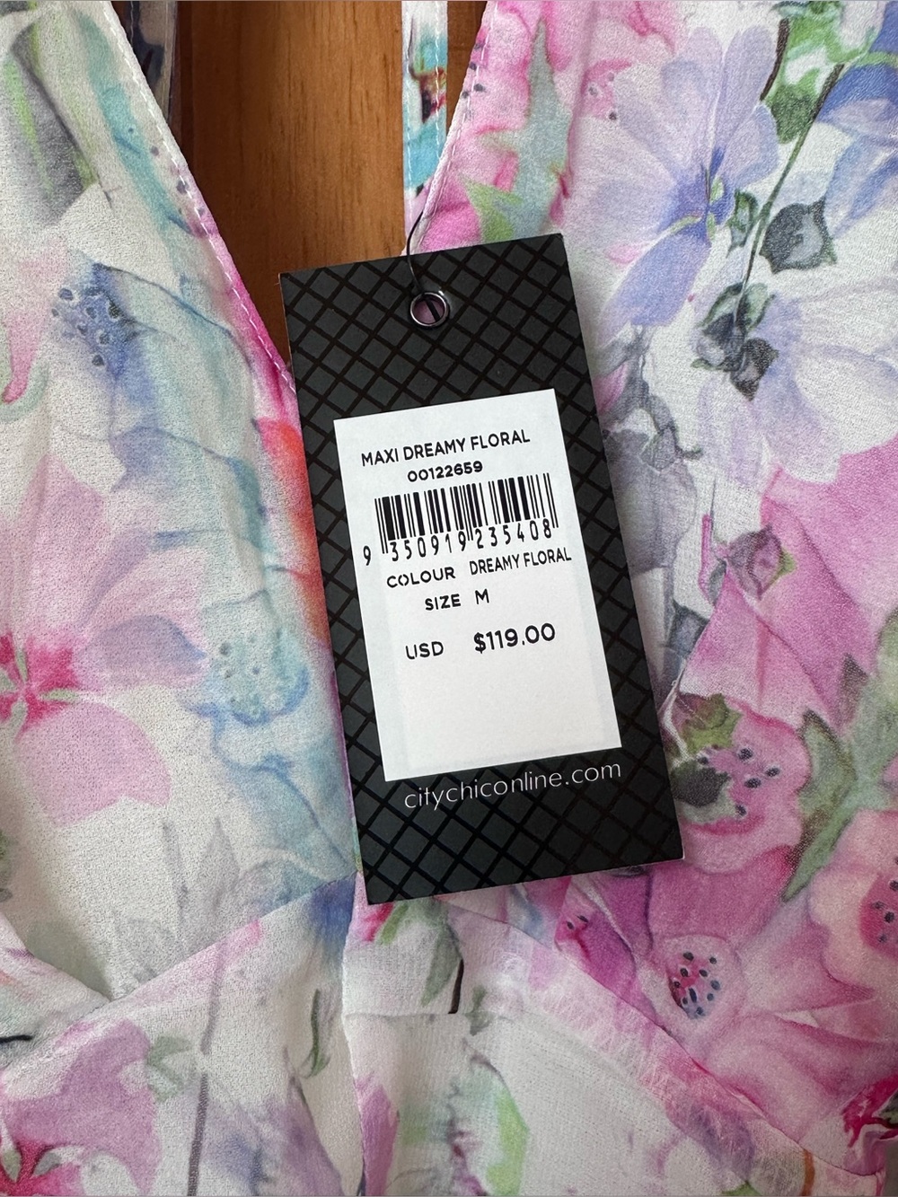 City Chic Maxi Dress in Dreamy Floral print - Picture 5 of 7